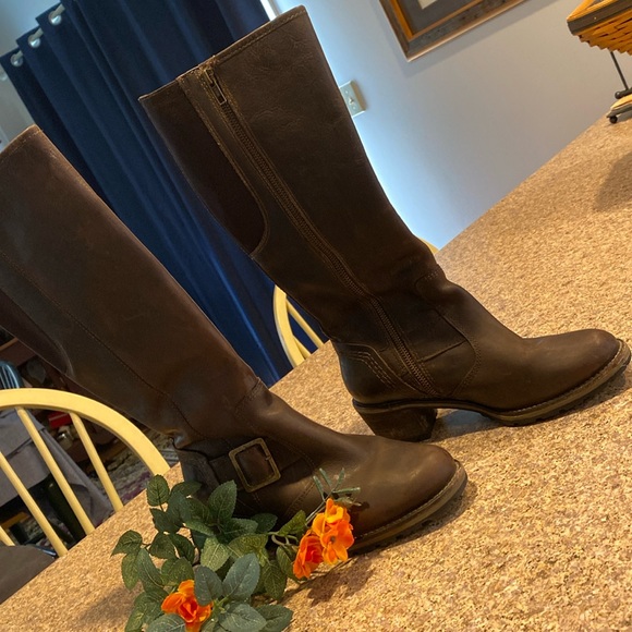 L.L. Bean Tall WIDE Heeled Boots Leather 7W(D) IMPERFECTIONS/FLAWS Brown - Picture 3 of 17